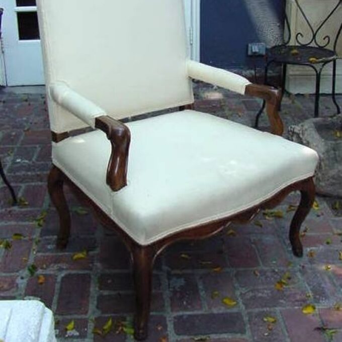 Early 18th Century Fauteuil - Image 2