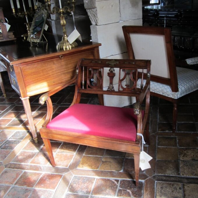 Empire Mahogany And Parcel Gilt Petite Settee - Image 3