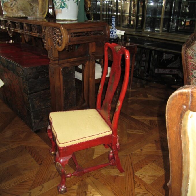 Set Of Six Iberian Red And Gilt Japanned Side chairs - Image 5