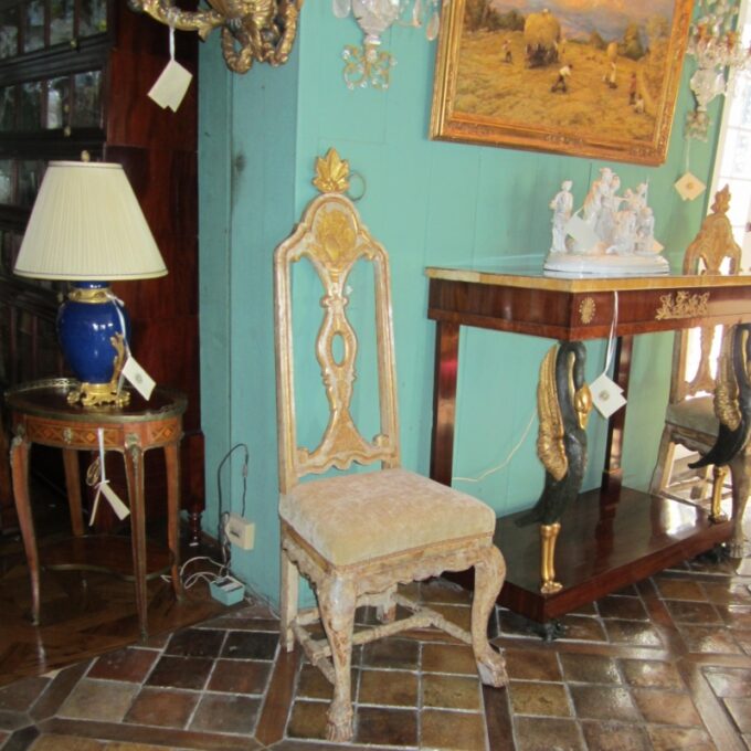 A Very Rare Set Of 4 Italian Rococo Painted & Partial Gilt Dining Chairs - Image 2