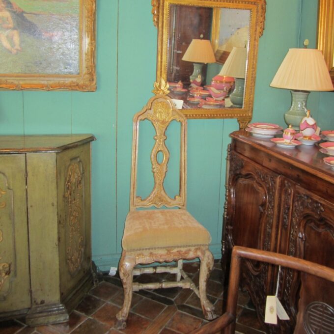A Very Rare Set Of 4 Italian Rococo Painted & Partial Gilt Dining Chairs - Image 4