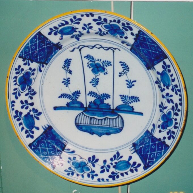 Very Rare 17th Century Delft Platter
