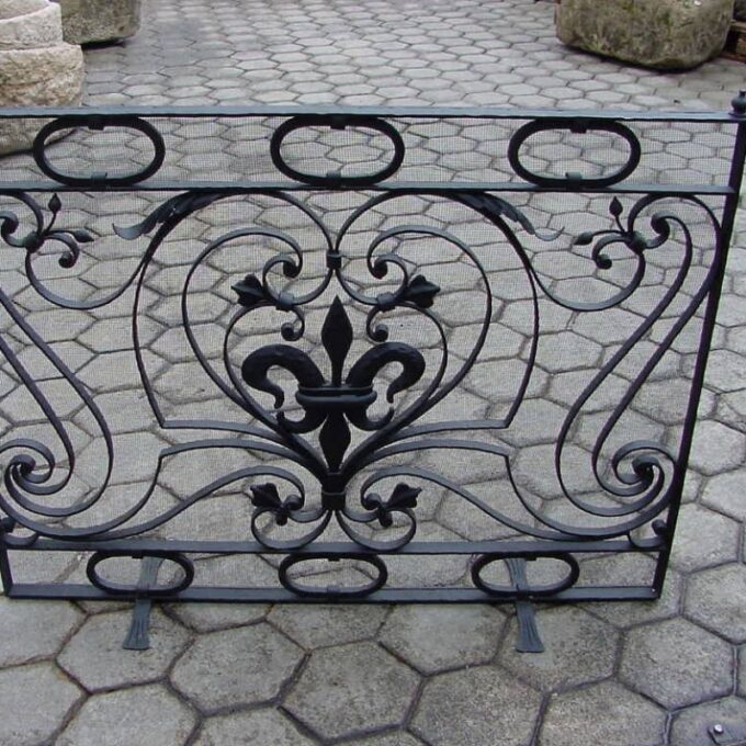 Hand Forged Iron Standing Firescreen - Image 2