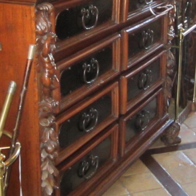 A Very Good Early 18th Century Italian Baroque Chest Of Drawers