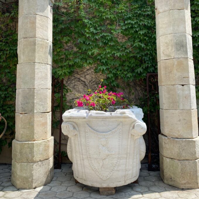 Renaissance Wellhead Hand Carved Marble Container Planter Basin Water Fountain - Image 2