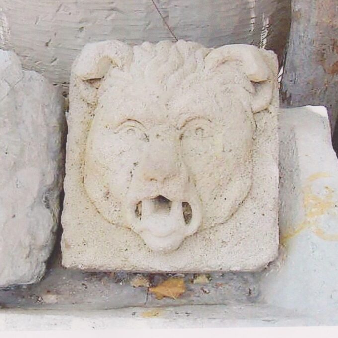Pair Of Stone Head Fountains - Image 2
