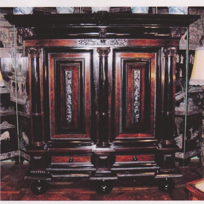 Rosewood Ebony Kas