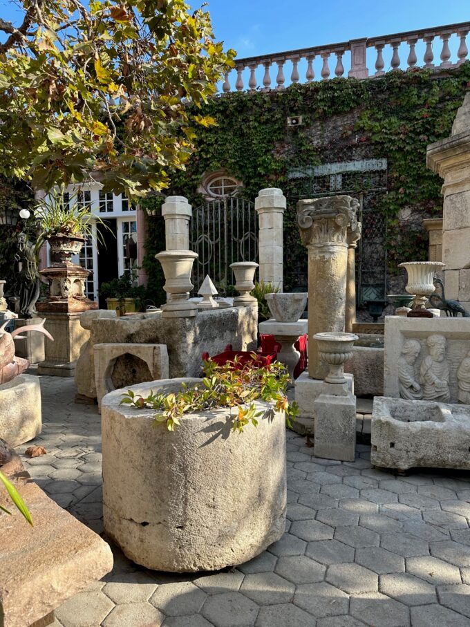 Hand Carved Stone Wellhead center Fountain Rustic Vessel Basin Antique Fire Pit