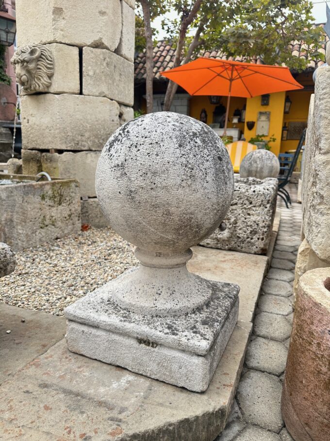TWO Pairs Carved Stone Gate Pier pillar Sphere Ball Finials on pedestal base Antiques